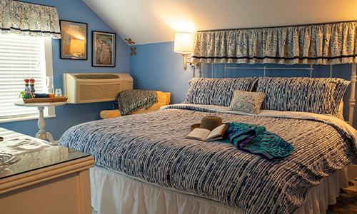 King Room - Glen Arbor Bed and Breakfast